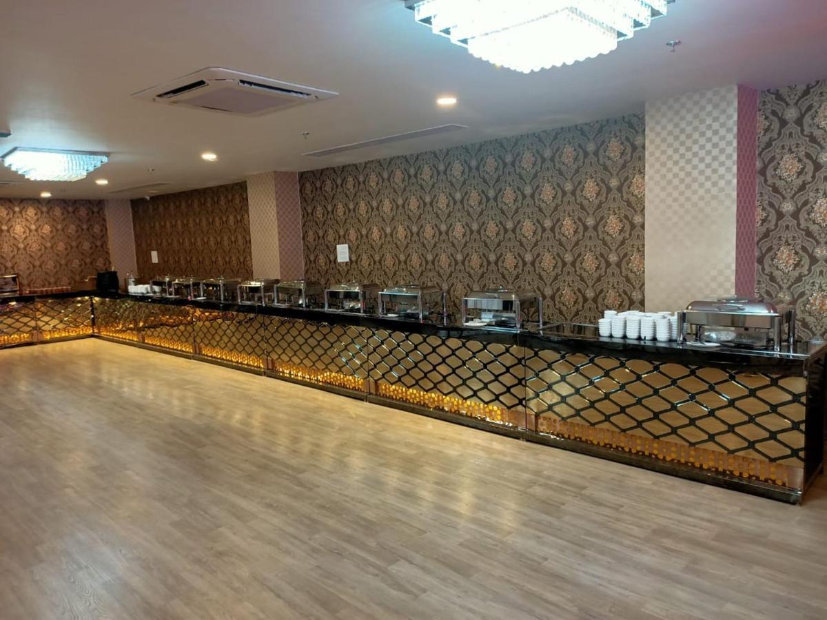 Hotel Aarkay Palace Badarpur Exteriér fotografie