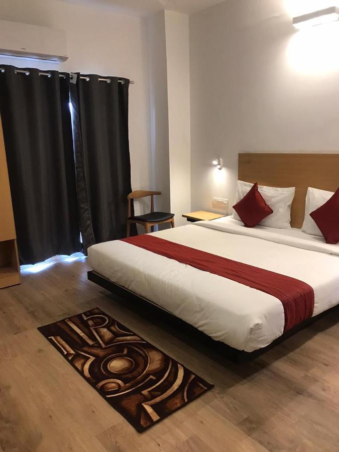 Hotel Aarkay Palace Badarpur Exteriér fotografie