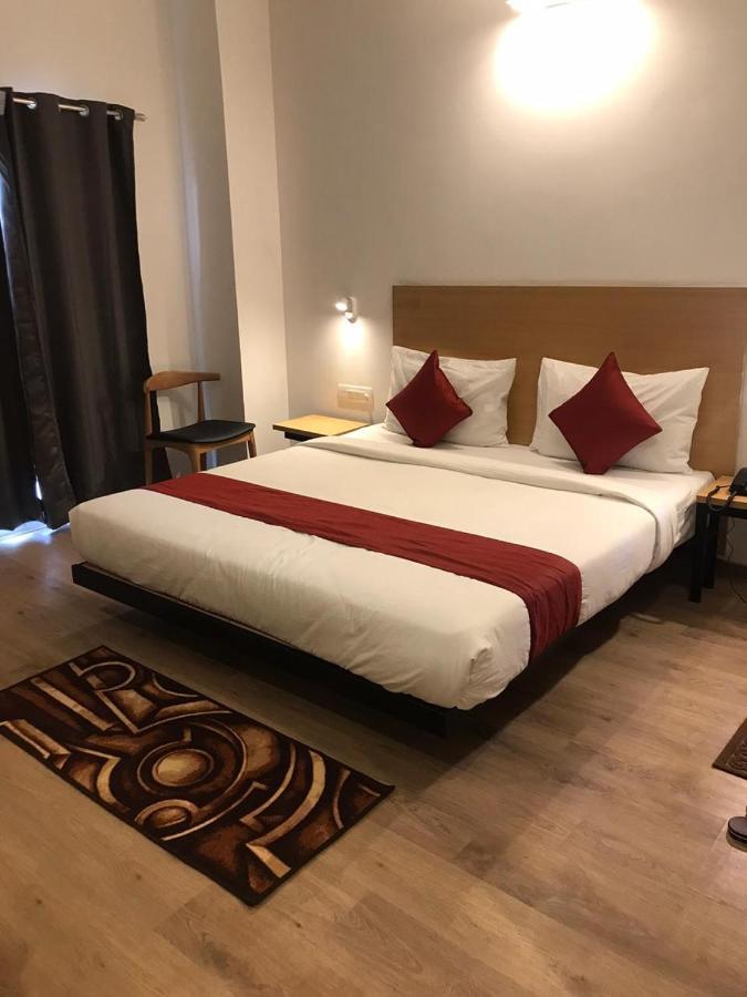 Hotel Aarkay Palace Badarpur Exteriér fotografie